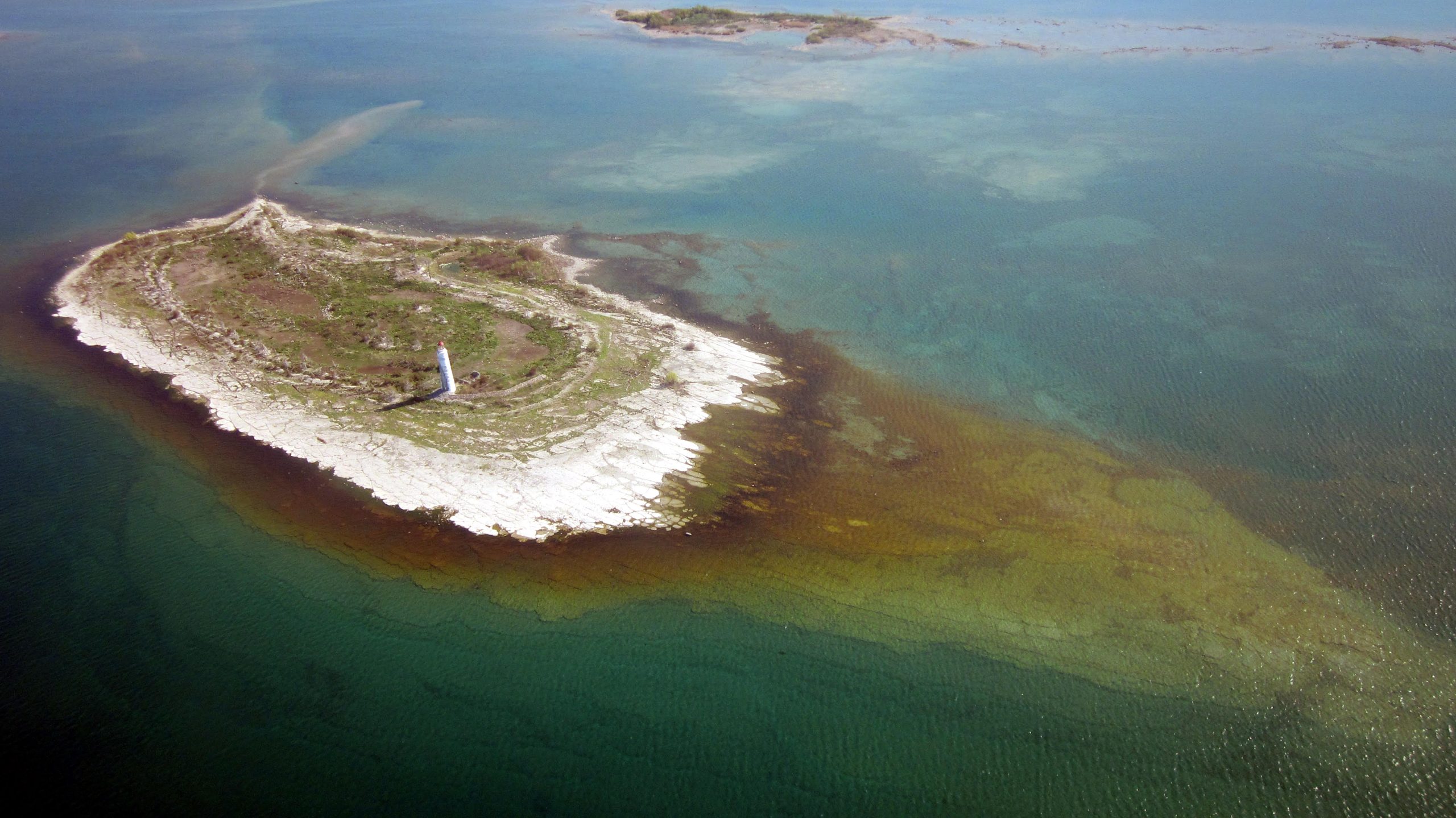 Spectacular island view from a flight tour